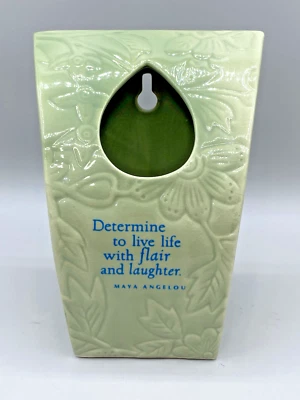 Maya Angelou Verde Pared Bolsillo/Jarrón Sello '03 "En Vivo con Estilo y Risa" 6.5" Foto 1 de 4