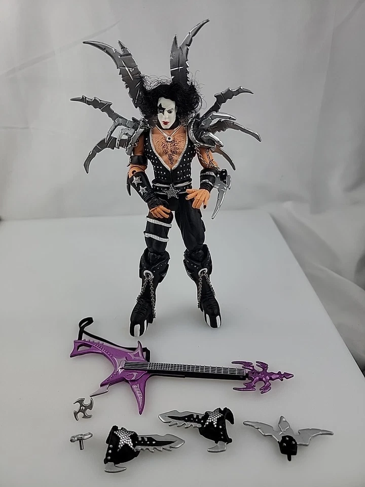 受损 1997 年 KISS PAUL STANLEY 超动作玩偶 McFarlane 玩具  — 第 1/4 张图片