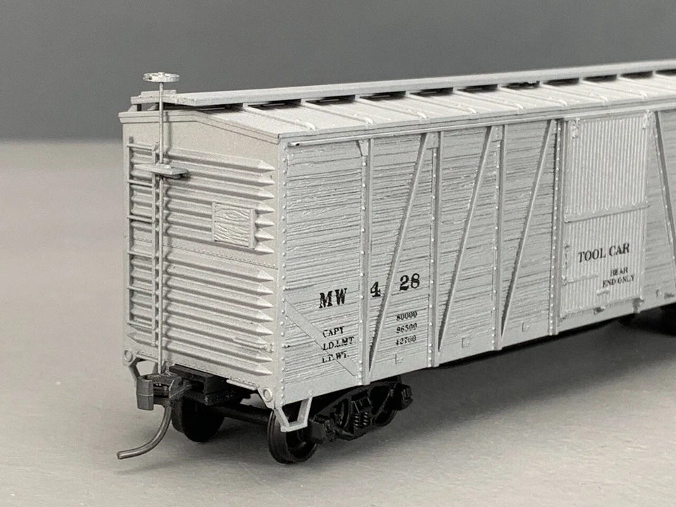 HO Accurail 4281 40’ O.B. Boxcar extremos de acero M de W #428 plata RTR HO4582 Foto 1 de 4