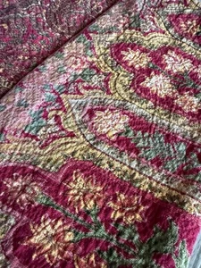 Vintage April Cornell 4 Danica gesteppter Tischläufer Cranberry Paisley Matelasse - Bild 1 von 13