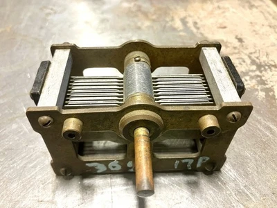 Capacitor variável raro antigo - Imagem 1 de 3