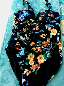 Ladies Black Tropical Swimsuit Sz10 Ruched front & Padded Cups NEW Without Tags - Picture 1 of 4