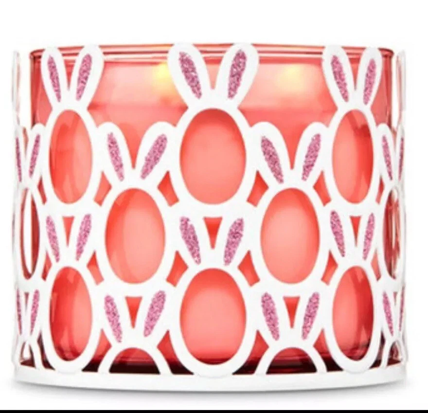 Candelabro grande de metal de 3 mechas Bath & Body Works blanco rosa conejo de Pascua Foto 1 de 1