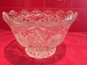 VINTAGE IRENA 24% LEAD CRYSTAL FRUIT BOWL 2.5KG, Saw Tooth fluted edge, Roses - Picture 1 of 8