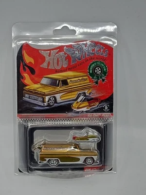 Hot Wheels 2016 Red Line Club ‘64 GMC Panel Holiday Exclusive  2062/5000 - Image 1 of 4
