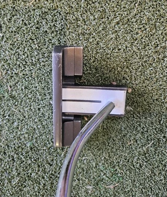 Odyssey Backstryke 35'' Blade Putter - Image 1 of 4