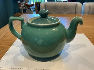 DENBY MANOR GREEN 1 1/4 PINT TEAPOT STONEWARE TABLEWARE - Picture 1 of 18