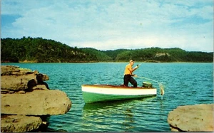 man fishing on Kentucky Lake KENTUCKY CHROME POSTCARD B9 - Picture 1 of 2