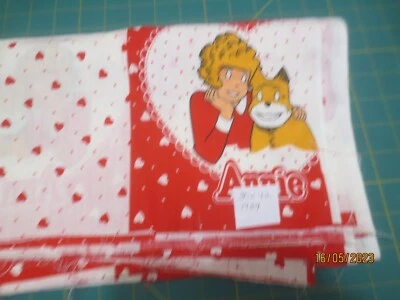 30" x42" Orphan Annie Sandy Cartoon Hearts 24 Blocks Vintage 1984 Cotton Fabric - Image 1 of 3