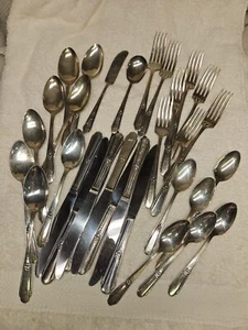 WM ROGERS - IS - MEMORY HIAWATHA SILVERPLATE - SET OF 6 DINNER KNIVES ca 1937 - Picture 1 of 9