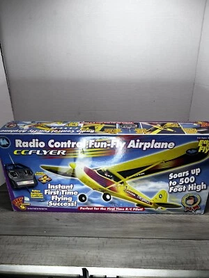 megatech C.C.FLYER EASY TO FLY R/C AIRPLANE RECHARGEABLE BATTERY 27 MHz 2 CH - Image 1 of 4