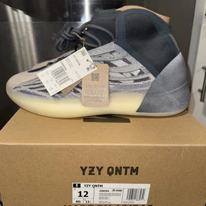 Adidas Yeezy QNTM Mono Carbon Blau Turnschuhe GX6594 Gr.12 DS 100 % Original - Bild 1 von 8