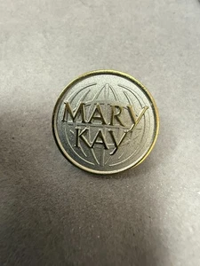 Vintage Mary Kay goldfarbene runde Scheibe klassisch Retro Mitarbeiter Anstecknadel 6619 - Bild 1 von 3