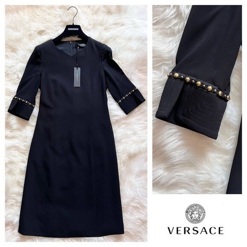 Nuovo! Abito tubino maniche borchiate logo VERSACE nuovo con etichette $1650