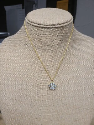 Colgante con estampado de pata de bronce sobre oro amarillo de 14 k con acento de diamante blanco JTV con 18" Foto 1 de 4