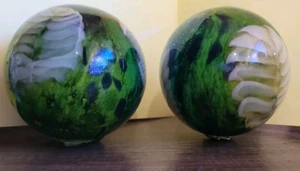 2 esferas de vidrio artístico soplado multicolor con soporte, 12+ pulgadas de diámetro - Imagen 1 de 11