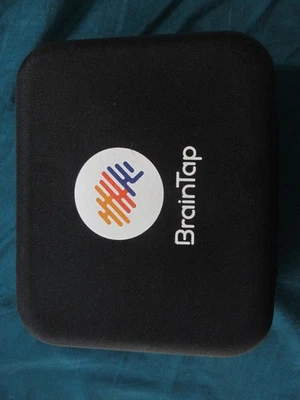 BrainTap Brain Tap Headset Meditation Schlaf Stress mit Licht- & Klangtherapie - Bild 1 von 2