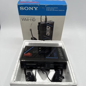 Sony Walkman WM-11D Lettore di cassette stereo portatile con scatola e cuffie *LEGGI* - Foto 1 di 19