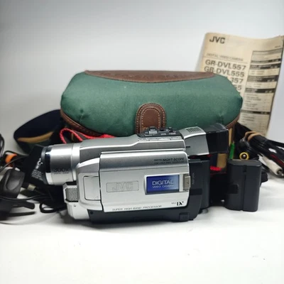 JVC GR-DVL150E Camcorder MiniDV Tape 300x Retro Video Camera, UCOB Bag, Charger - Image 1 of 4