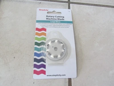 Simplicity Deluxe Rotary Cutting Machine Replacement Blade Large Wave New - Image 1 of 2