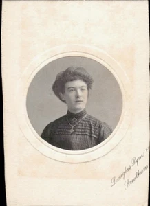 Woman Portrait Studio CDV Card Photograph (CDV4-5) - Picture 1 of 3