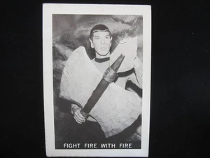 1967 Leaf Star Trek Trading Card #19 FIGHT FIRE WITH FIRE - Bild 1 von 3