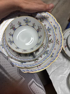 Bernardaud Limoges Chateaubriand Blue Set of 5 Gold Rimmed Plates & Soup Bowl - Picture 1 of 18