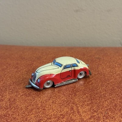 Vintage 1950 Litho Art Brinquedo de Estanho Carro de Enrolar Japão 2,5” Vermelho Funcionando - Imagem 1 de 4