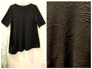 ALI MILES BLACK CRINKLE TUNIC ELBOW SLEEVE EMBOSSED ASYMMETRICAL HEM LARGE MINT - Picture 1 of 10