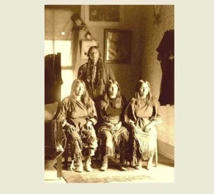 1892 Comanche Chief Quanah Parker PHOTO With 3 Wives, Indian Native American - Picture 1 of 2