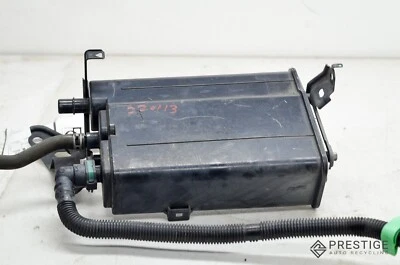 Toyota Prius V 2012-2017 bote de vapor de combustible de 1,8 L 77740-47080 OEM Foto 1 de 4