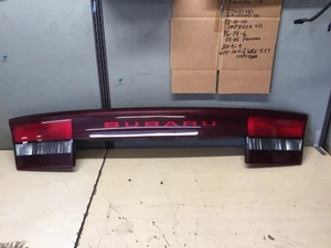 2000-04 Subaru Legacy 4dr Trunk Mounted Center Tail Light Panel OEM 01 02 03 - Picture 1 of 2