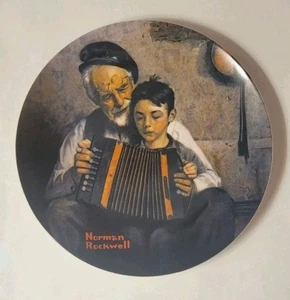 Placa de coleccionista Norman Rockwell 1981 "The Music Maker", Knowles edición limitada - Imagen 1 de 2