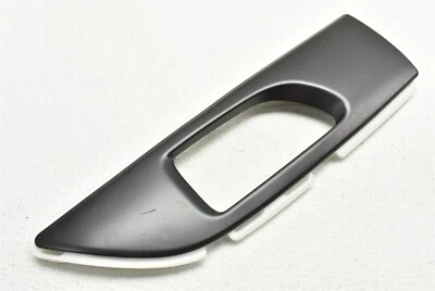 Cubierta de moldura del panel de la puerta trasera derecha Subaru WRX STI 2008-2014 08-14 Foto 1 de 4