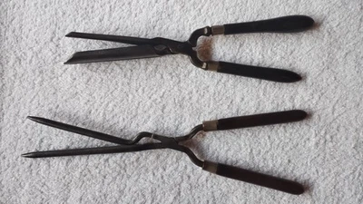2 Anciens outils de Coiffeur  FER à Lisser / Friser / Onduler - Tendance Déco - Photo 1/4