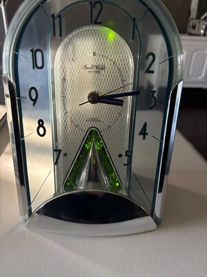 Reloj de repisa Small World Rhythm Quartz sonido por hora Foto 1 de 4