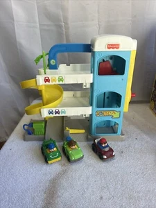 FISHER PRICE Wheelies Helpful Neighbors Garage 3 Cars - Picture 1 of 1