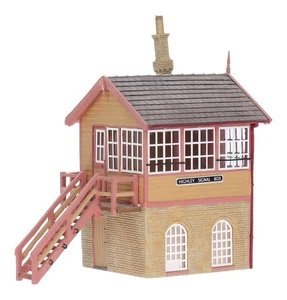 44-044 Bachmann Scenecraft OO GWR Signal Box - Tear on Box Openings (Pre-Owned) - Picture 1 of 1
