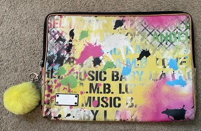 L.A.M.B. Estuche para portátil diseñado por Gwen Stefani Bolso para computadora Cuero Vintage CORDERO Foto 1 de 4