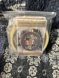 Louise Maely’s 4-Pack Embroidery/Needlepoint Kit Floral Series - Picture 1 of 10