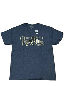 Camiseta Prison Blue PRSN BLU Gold Script, ¡NUEVA! - Imagen 1 de 4