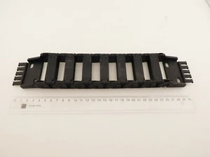 Igus Kabelschlepp Energiekette Innen ca. 18 mm * 50 mm / 26 cm (21-3-31-3) - Bild 1 von 3