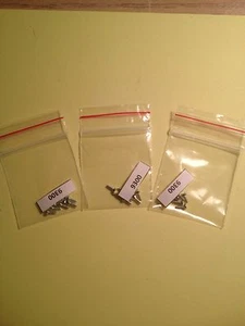 1 Set of replacement screws for the Blackberry Curve 9300/9330 - Photo 1 sur 3