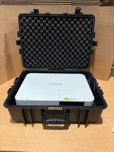 Proyector láser Sony VPL-PHZ10 5000 lúmenes (temporizador de luz 977 h) - Imagen 1 de 8