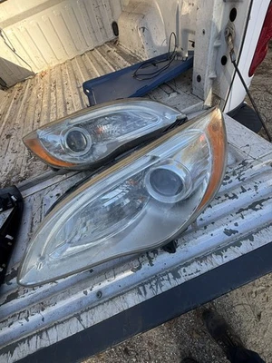 Juego de montaje de faros para Chrysler 200 11-14 izquierda derecha con bombillas OEM Foto 1 de 2