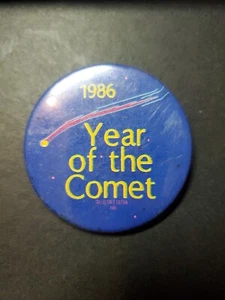 1986 The Year Of The Comet Button. I Have Lots Of Other Buttons For Sale Too! - Picture 1 of 2