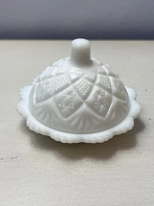Vtg Westmoreland Milk Glass THUMBELINA Childs Covered Butter Dish Ring Keeper - Picture 1 of 11