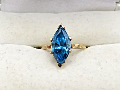 HERMOSO ANILLO DE ORO AMARILLO "S14kS" para damas con circonitas cúbicas azules - talla: 6 * Foto 1 de 4