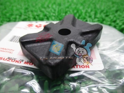 Placa ajustadora de cadena RG50 - En stock, lista para enviar. Motocicleta Suzuki genuina... Foto 1 de 4