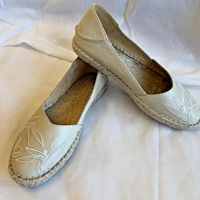 Olukai Kaula Pa'a 'Ili Leather Slip On Espadrille Flats Embroidered Island 8.5 - Image 1 of 4